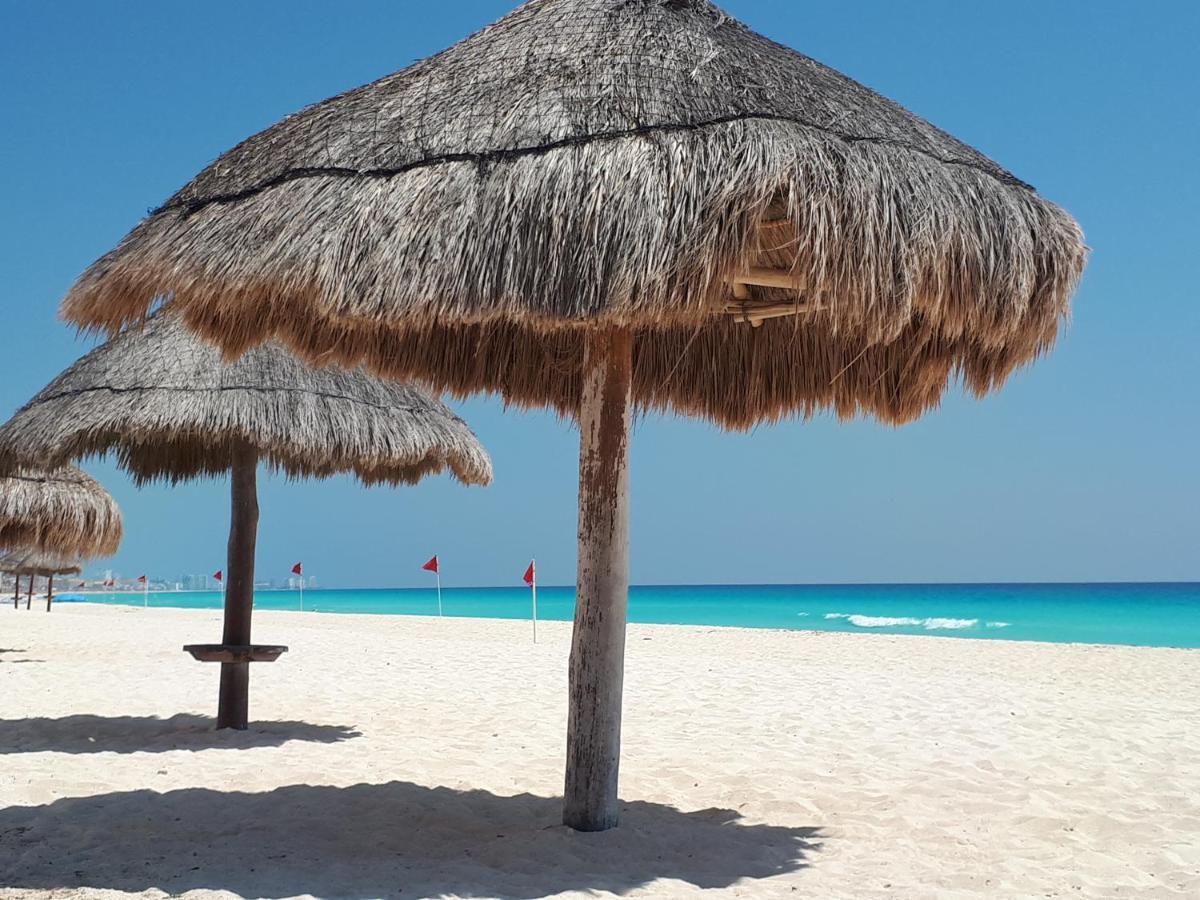 Brisas 10 Beachside Suites Cancún Exteriér fotografie